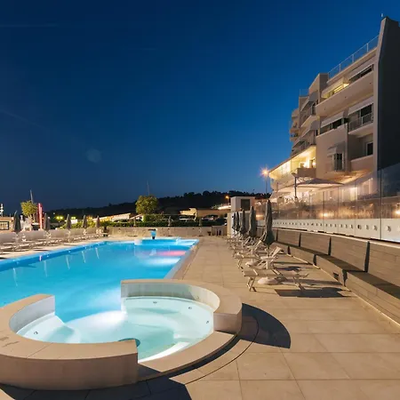 Scogliera Hotel 3*