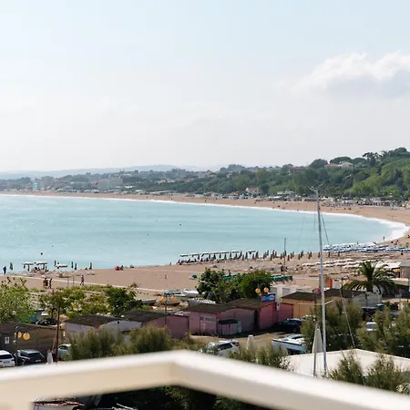 Scogliera Hotel Numana