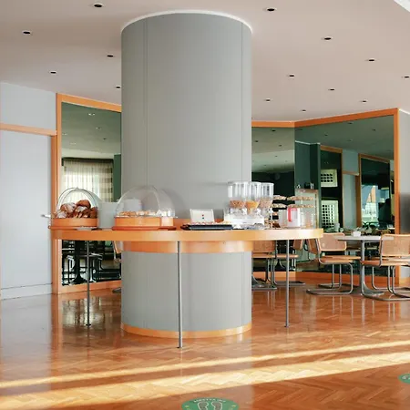 思科格力拉酒店 3*