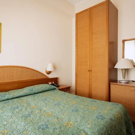 Scogliera Hotel 3*