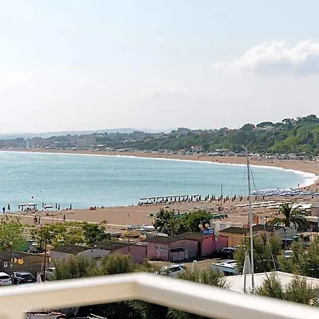 Scogliera Numana