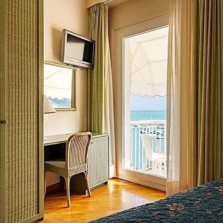 Scogliera Otel Numana