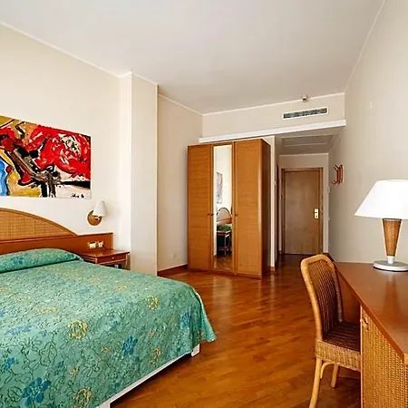 Scogliera 3* Numana