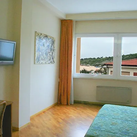 Otel Scogliera 3*