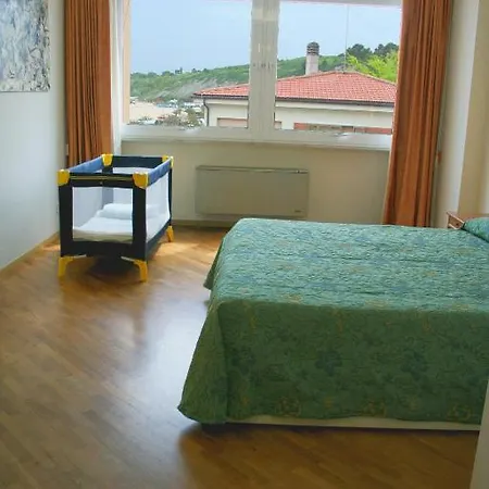 Scogliera Otel 3*