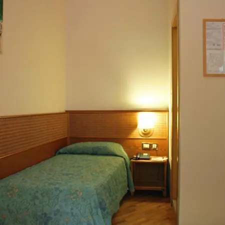 Scogliera Otel 3*